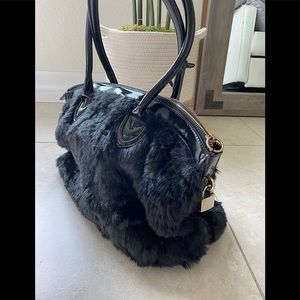 MMS black fur purse w/lock and key